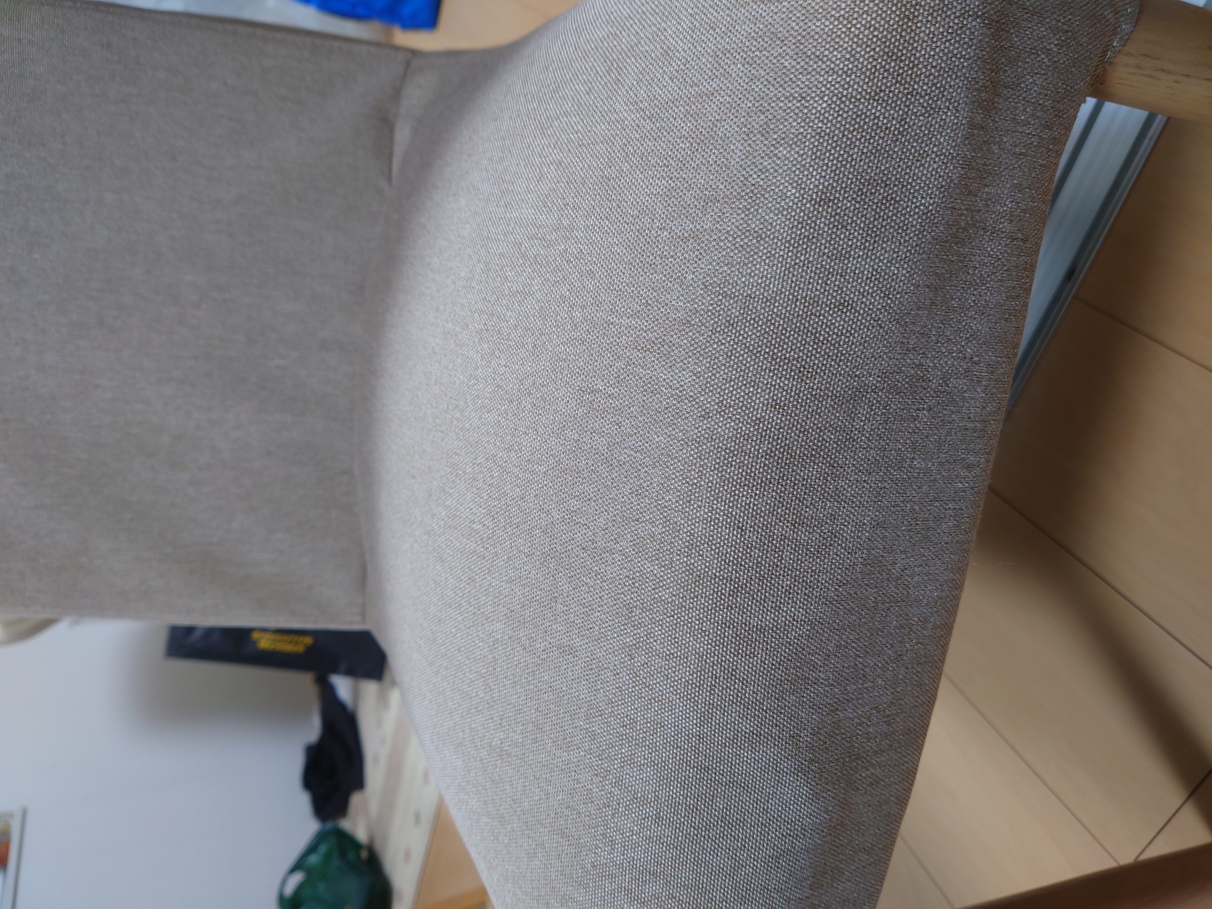 中古のダイニングチェアを100円クッションでリメイクしてみた！