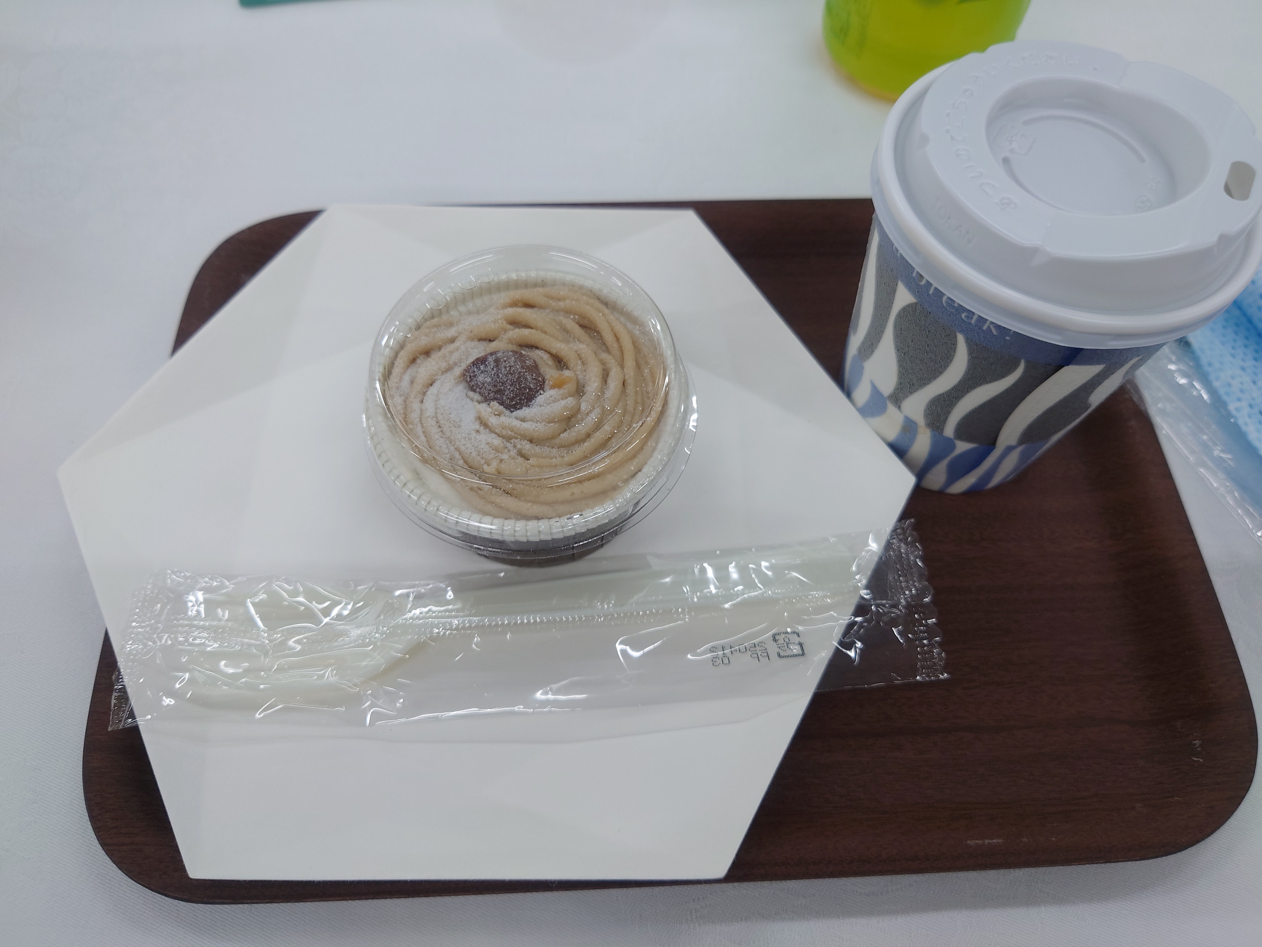 デザートのケーキ