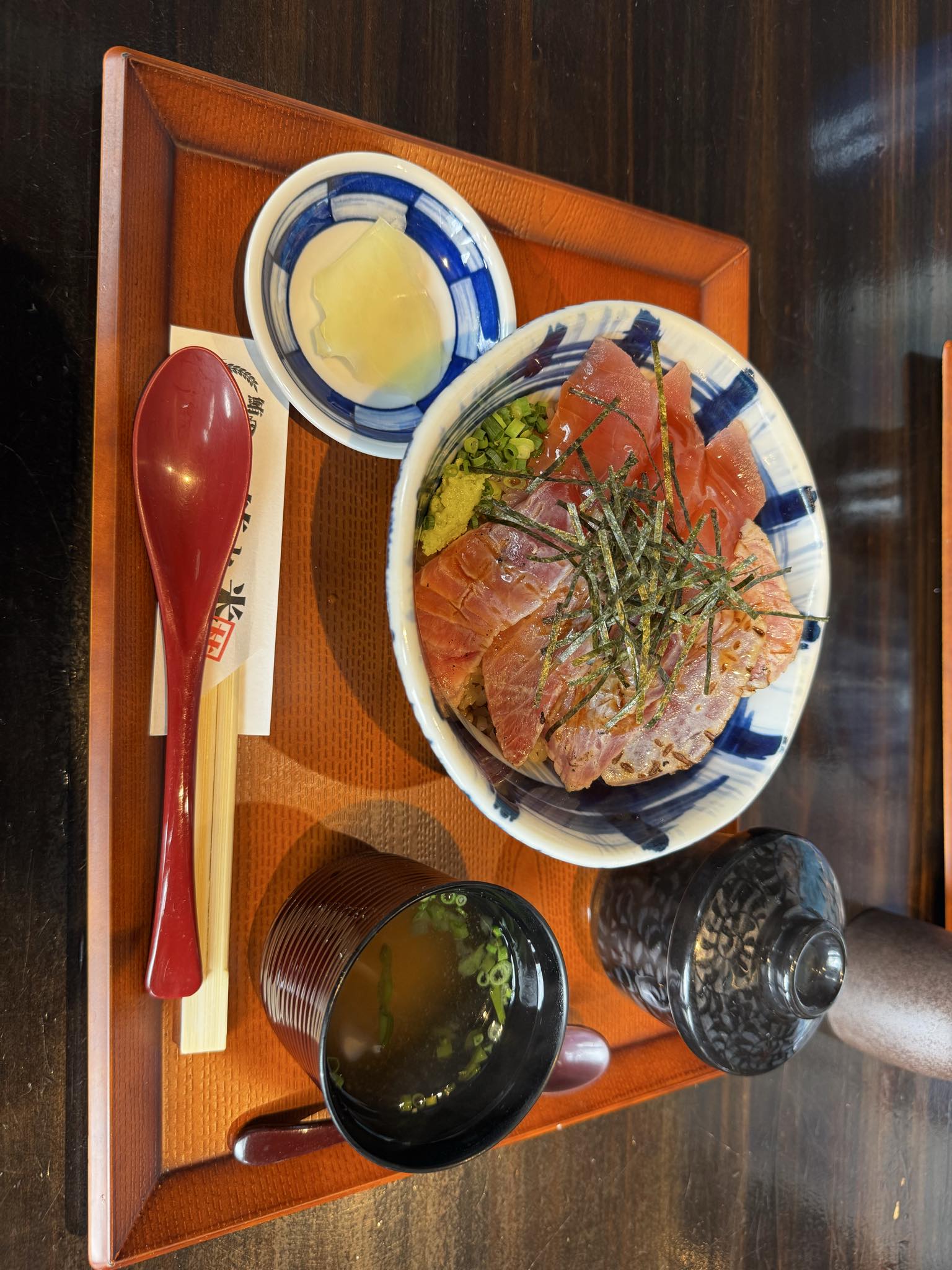 マグロ丼の写真