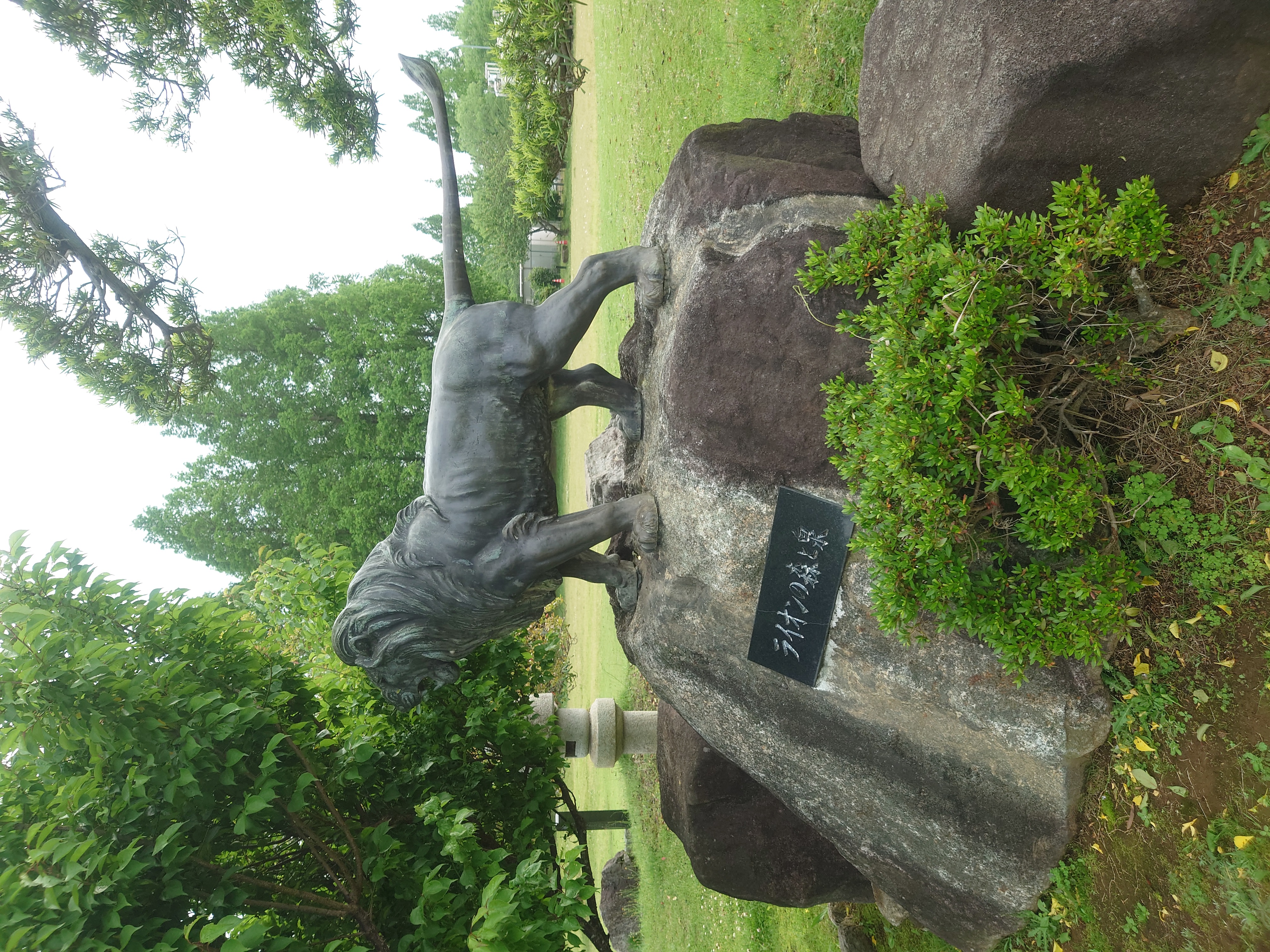 ライオンの石像