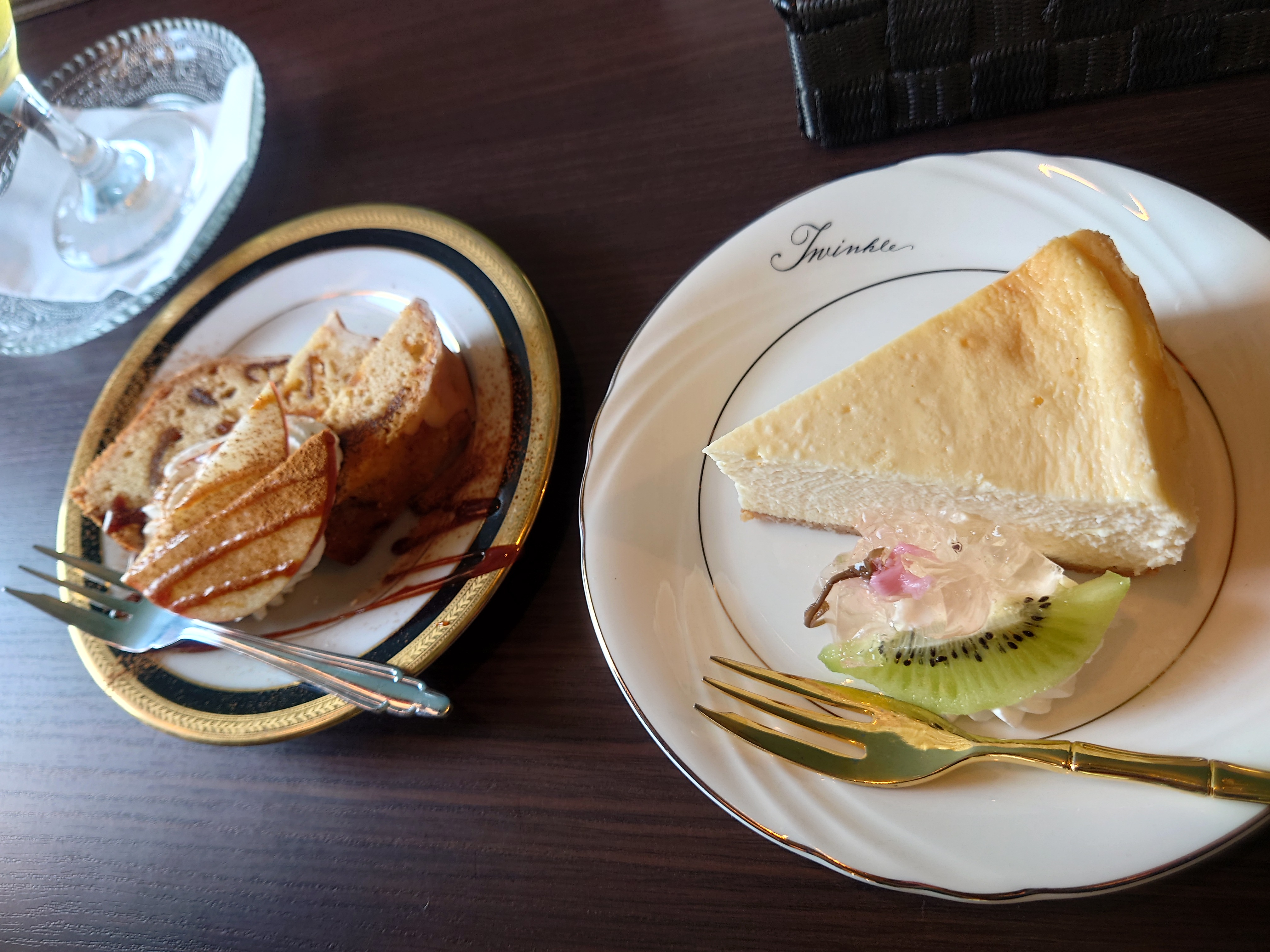 今日のデザートとチーズケーキ